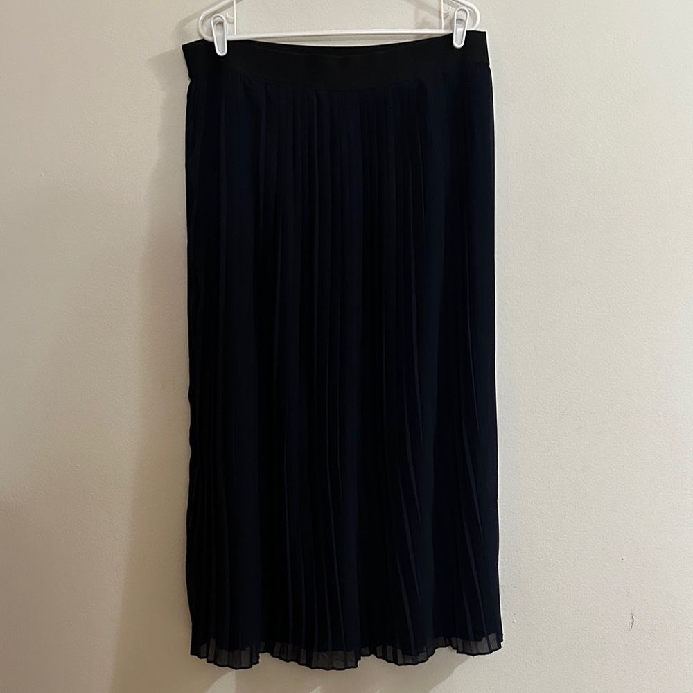 Elegant Navy Pleated Skirt